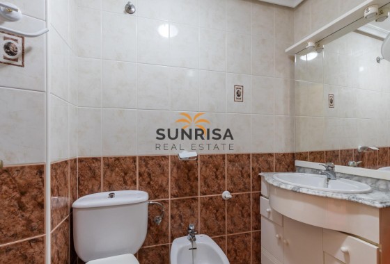 Appartement · Herverkoop - Torrevieja · La Mata · Alicante · Spanje