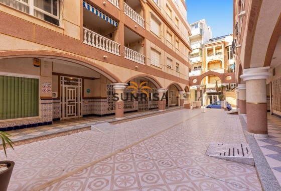 Appartement · Herverkoop - Torrevieja · La Mata · Alicante · Spanje