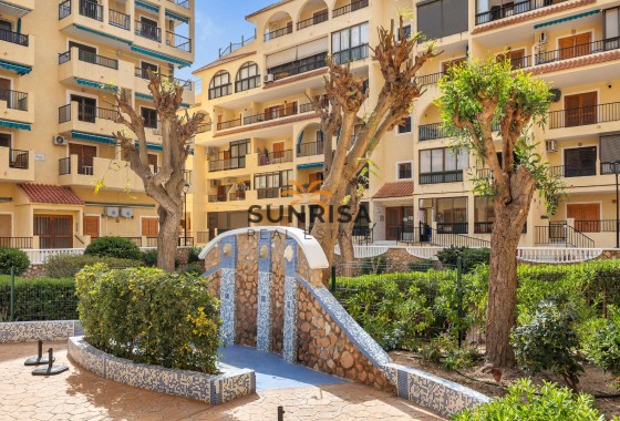 Appartement · Herverkoop - Torrevieja · La Mata · Alicante · Spanje