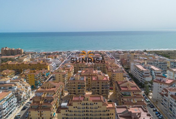 Appartement · Herverkoop - Torrevieja · La Mata · Alicante · Spanje