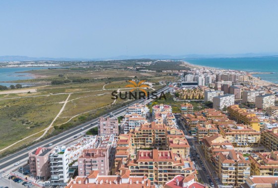 Appartement · Herverkoop - Torrevieja · La Mata · Alicante · Spanje