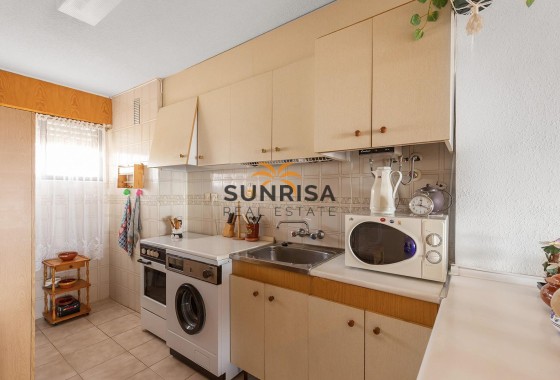 Appartement · Herverkoop - Torrevieja · La Mata · Alicante · Spanje