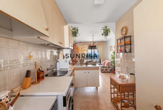 Appartement · Herverkoop - Torrevieja · La Mata · Alicante · Spanje