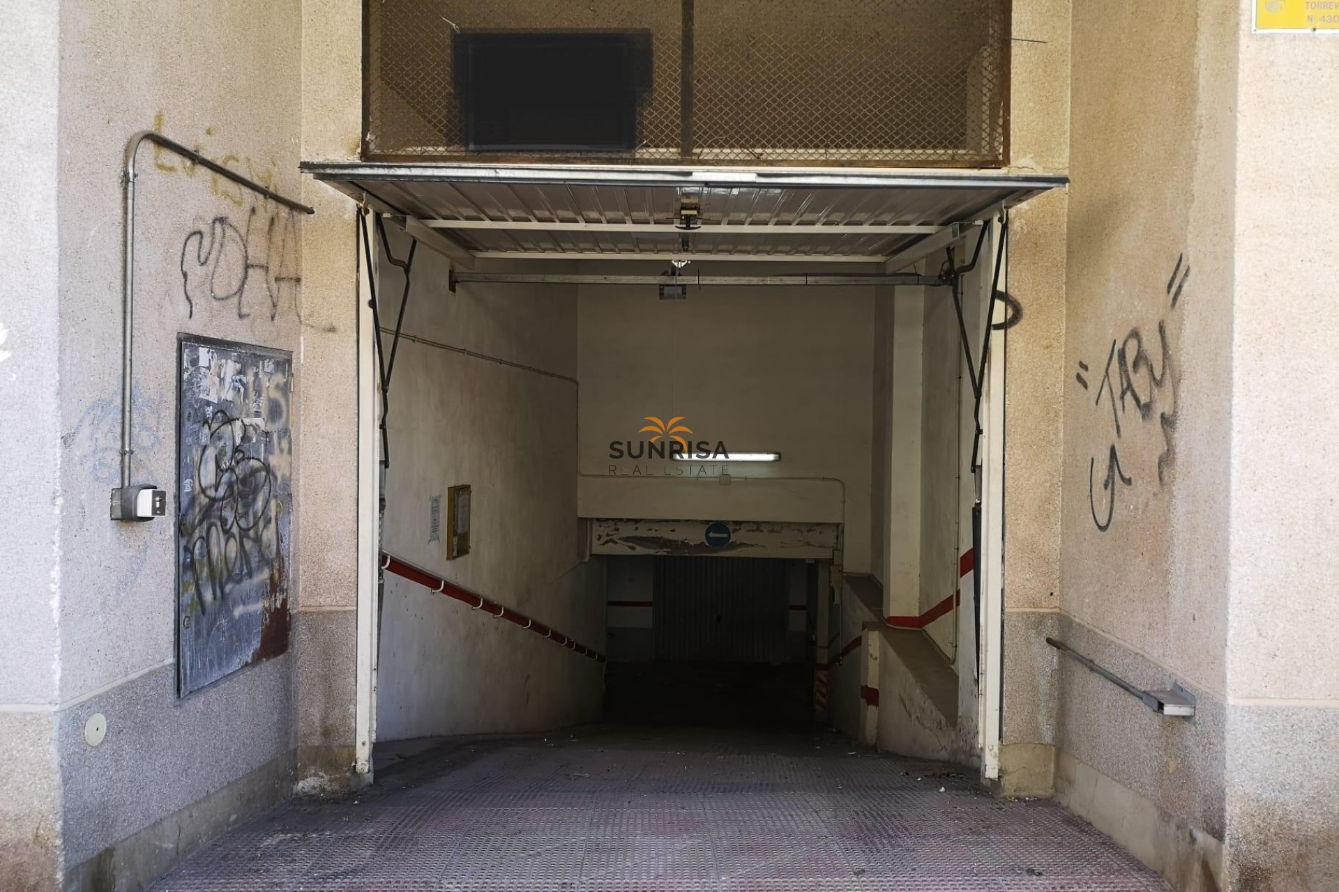 Reventa - Garaje / aparcamiento - Torrevieja