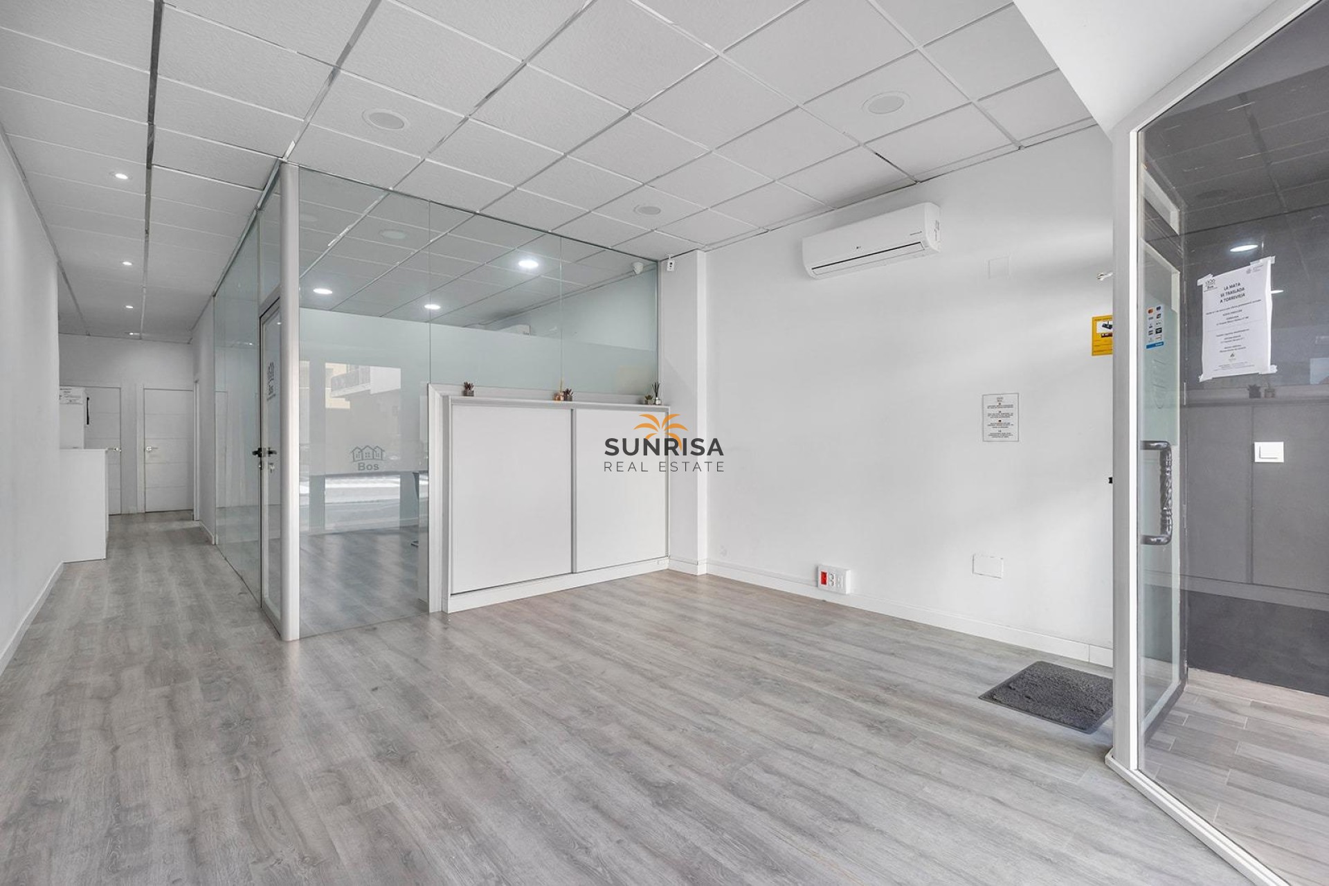 Resale - Commercial premises - Torrevieja
