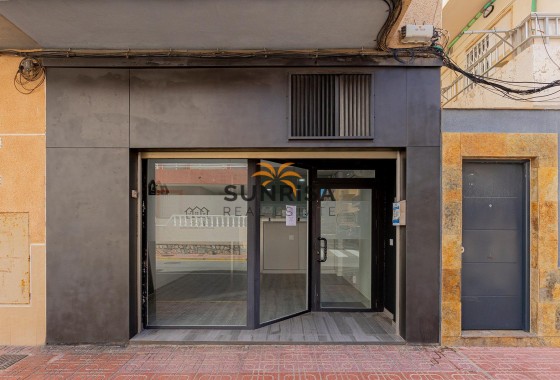 Bedrijfsruimte · Herverkoop - Torrevieja · La Mata pueblo · Alicante · Spanje