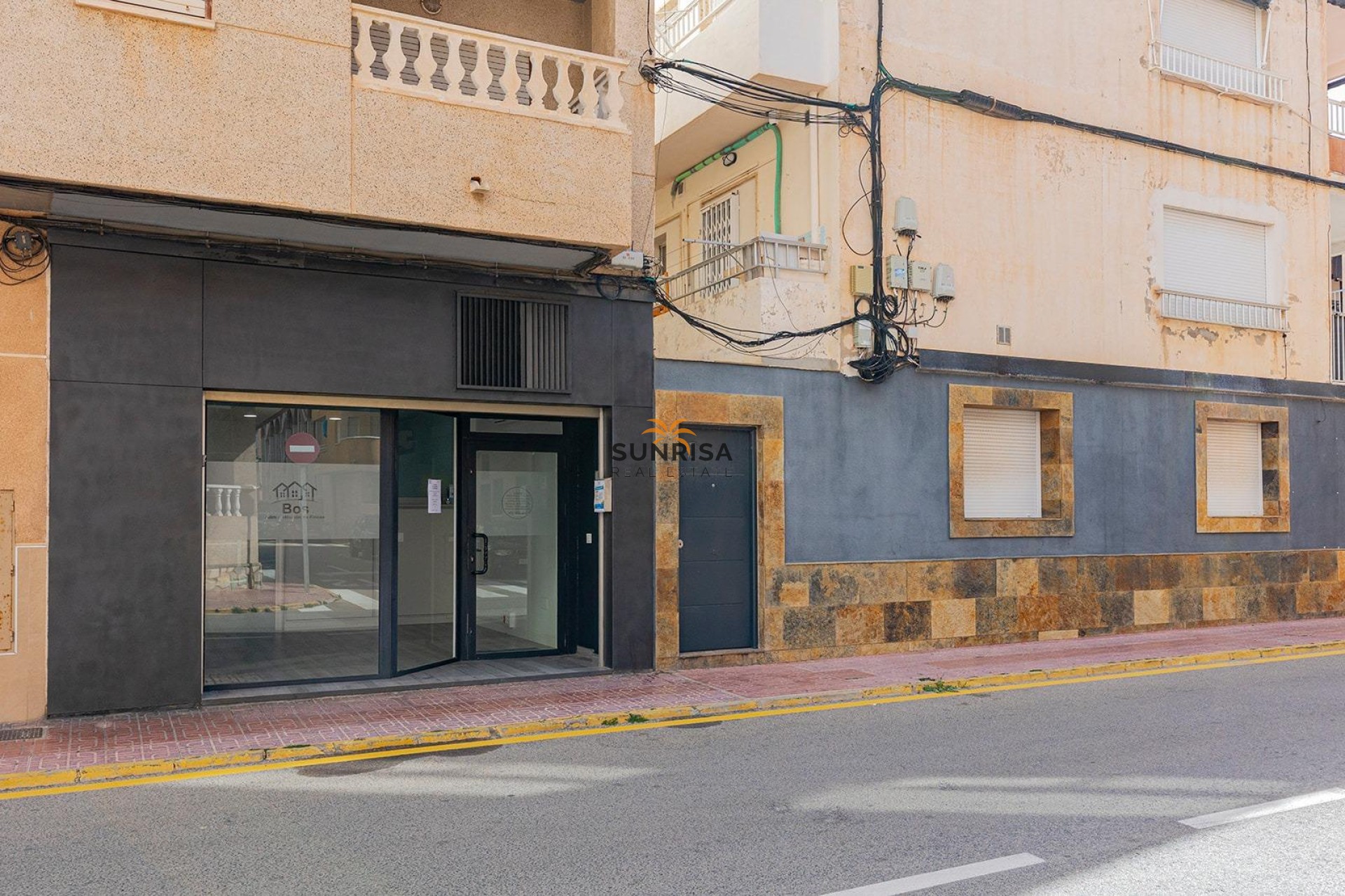 Resale - Commercial premises - Torrevieja