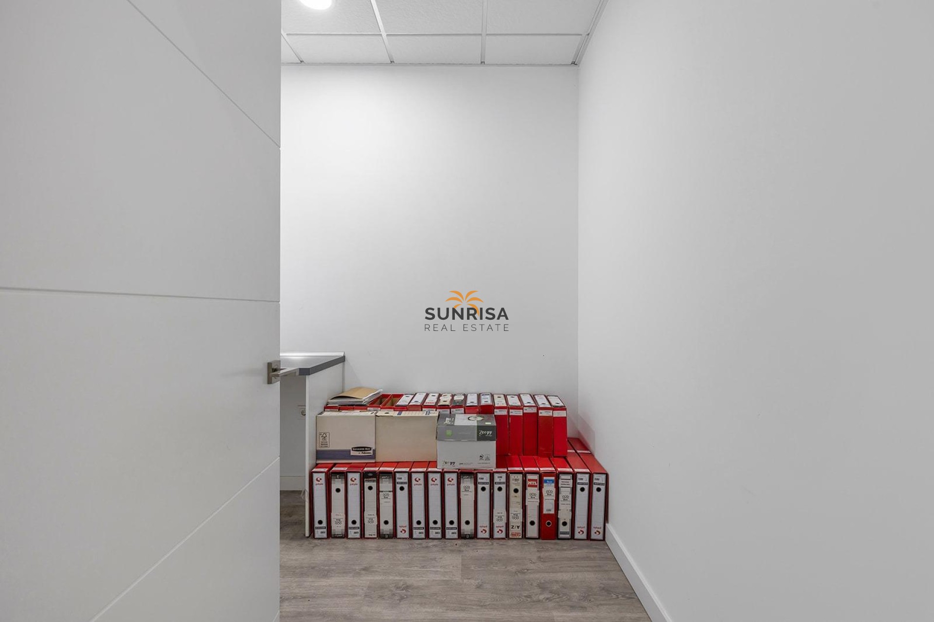 Resale - Commercial premises - Torrevieja