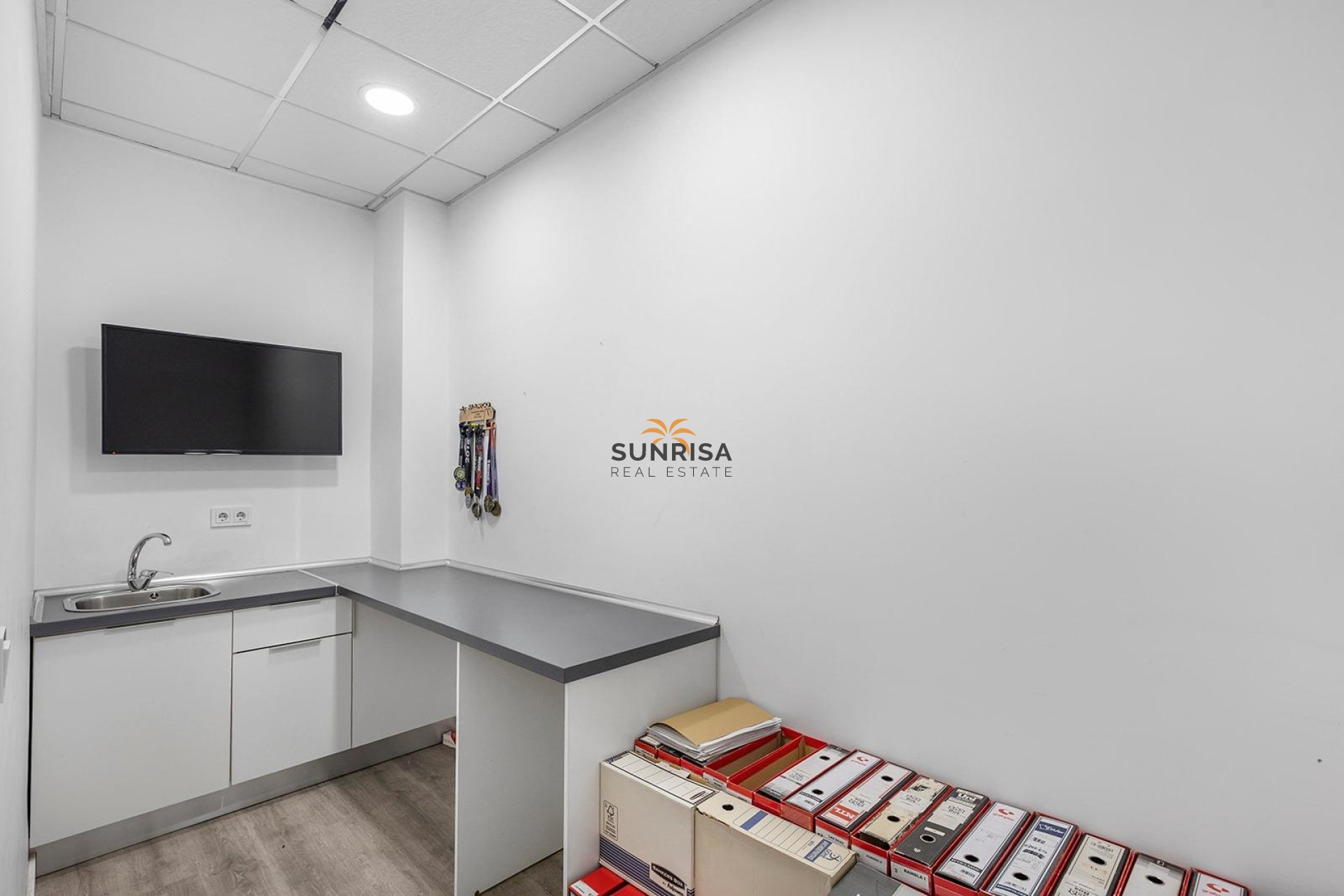 Resale - Commercial premises - Torrevieja