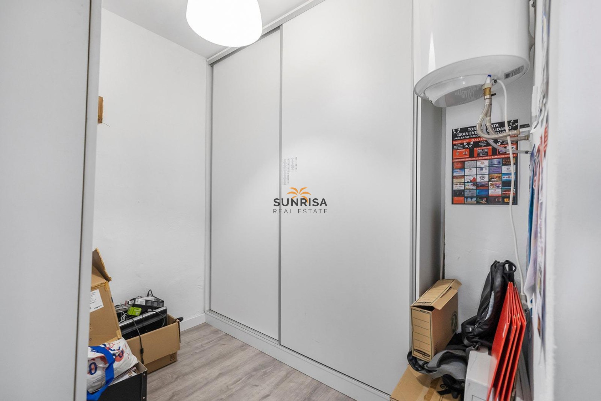 Resale - Commercial premises - Torrevieja