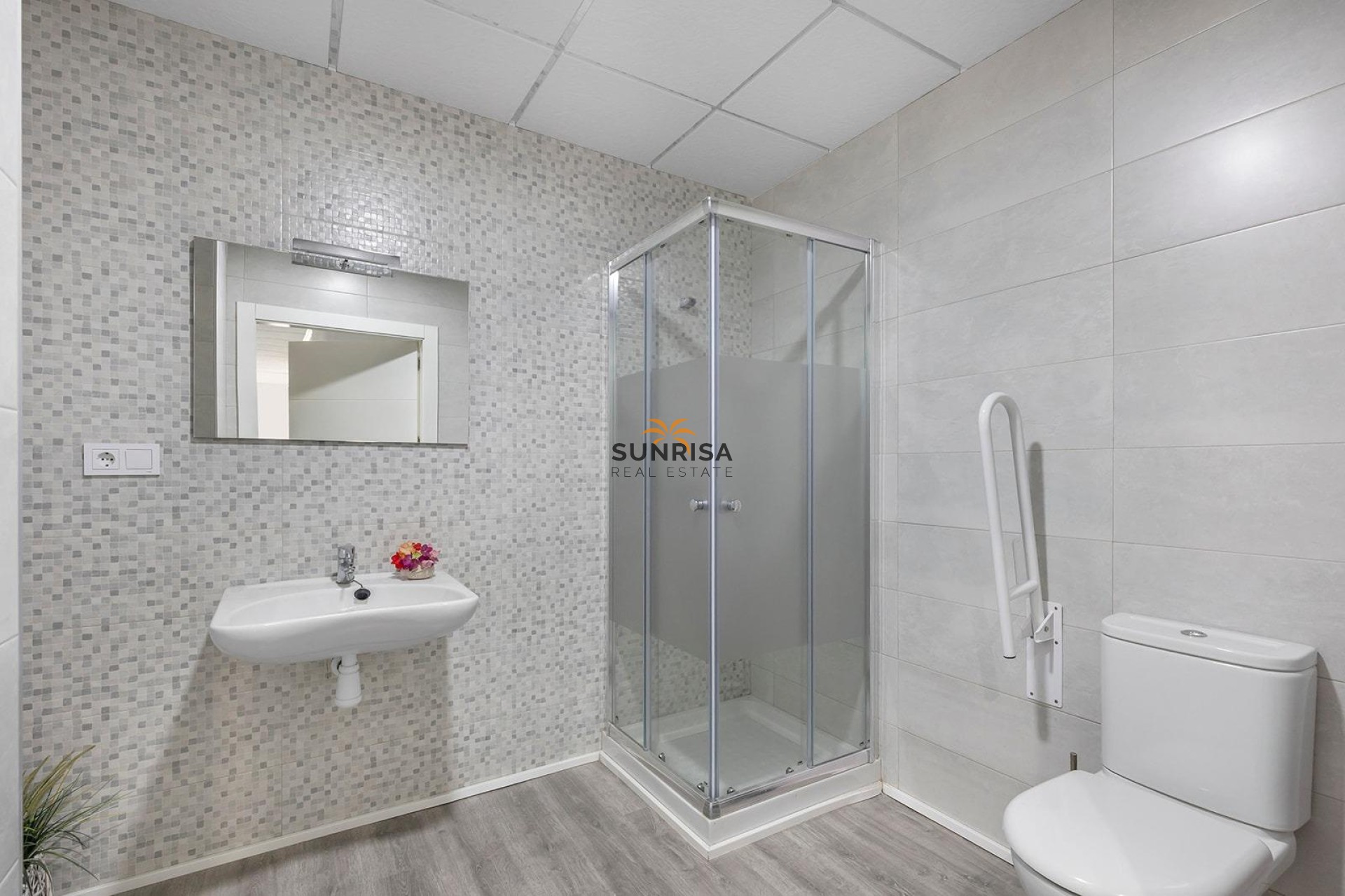 Resale - Commercial premises - Torrevieja