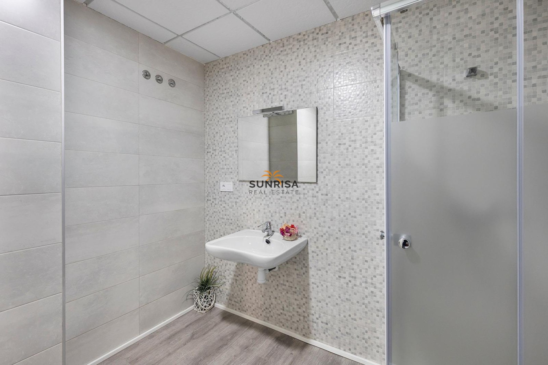 Resale - Commercial premises - Torrevieja