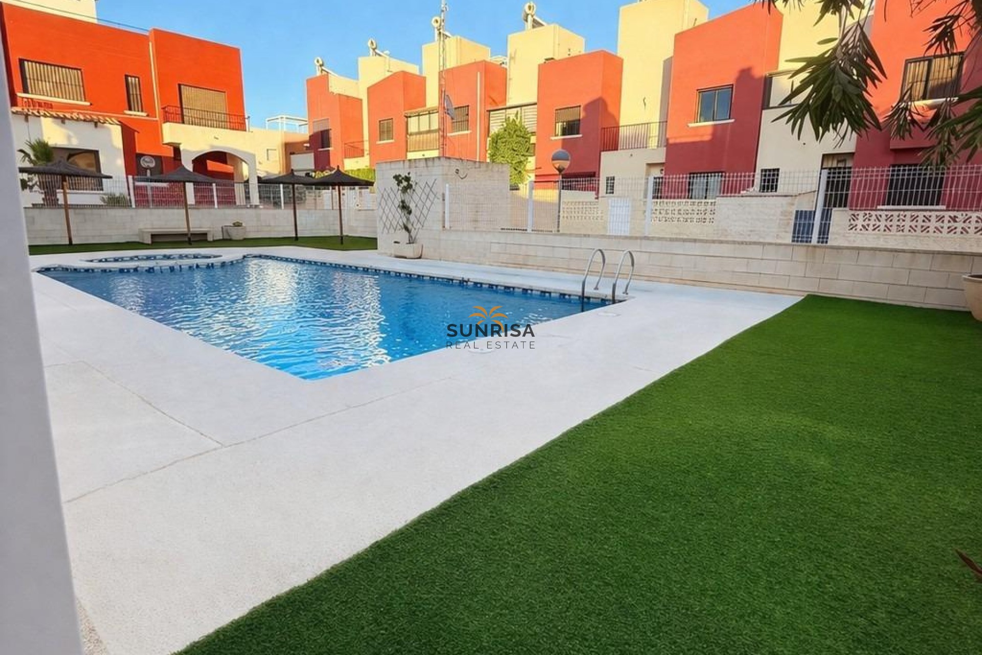 Herverkoop - Herenhuis - Torrevieja