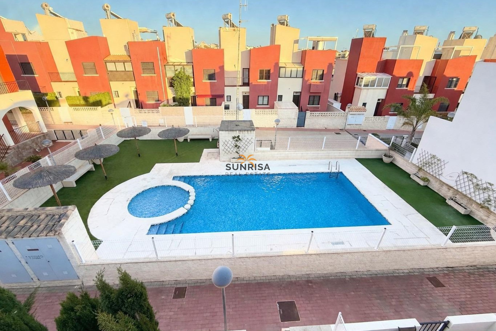 Herverkoop - Herenhuis - Torrevieja