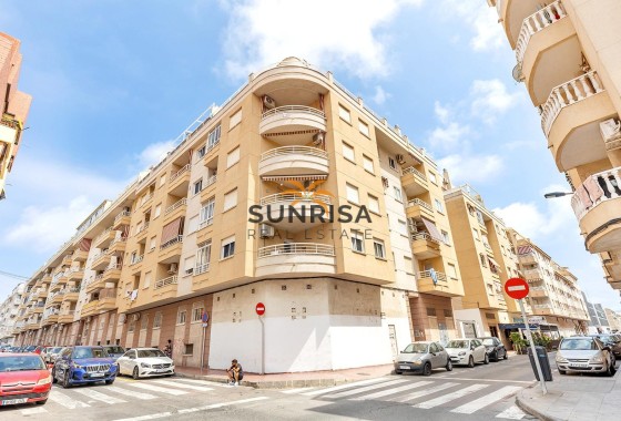 Attique · Revente - Torrevieja · Estacion de autobuses · Alicante · Espagne