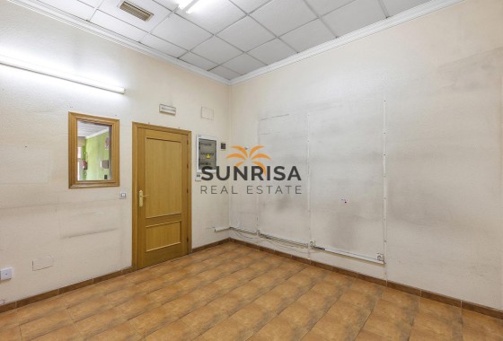 Local comercial · Reventa - Torrevieja · Centro · Alicante · España