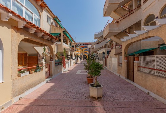 Appartement · Herverkoop - Torrevieja · Acequion · Alicante · Spanje