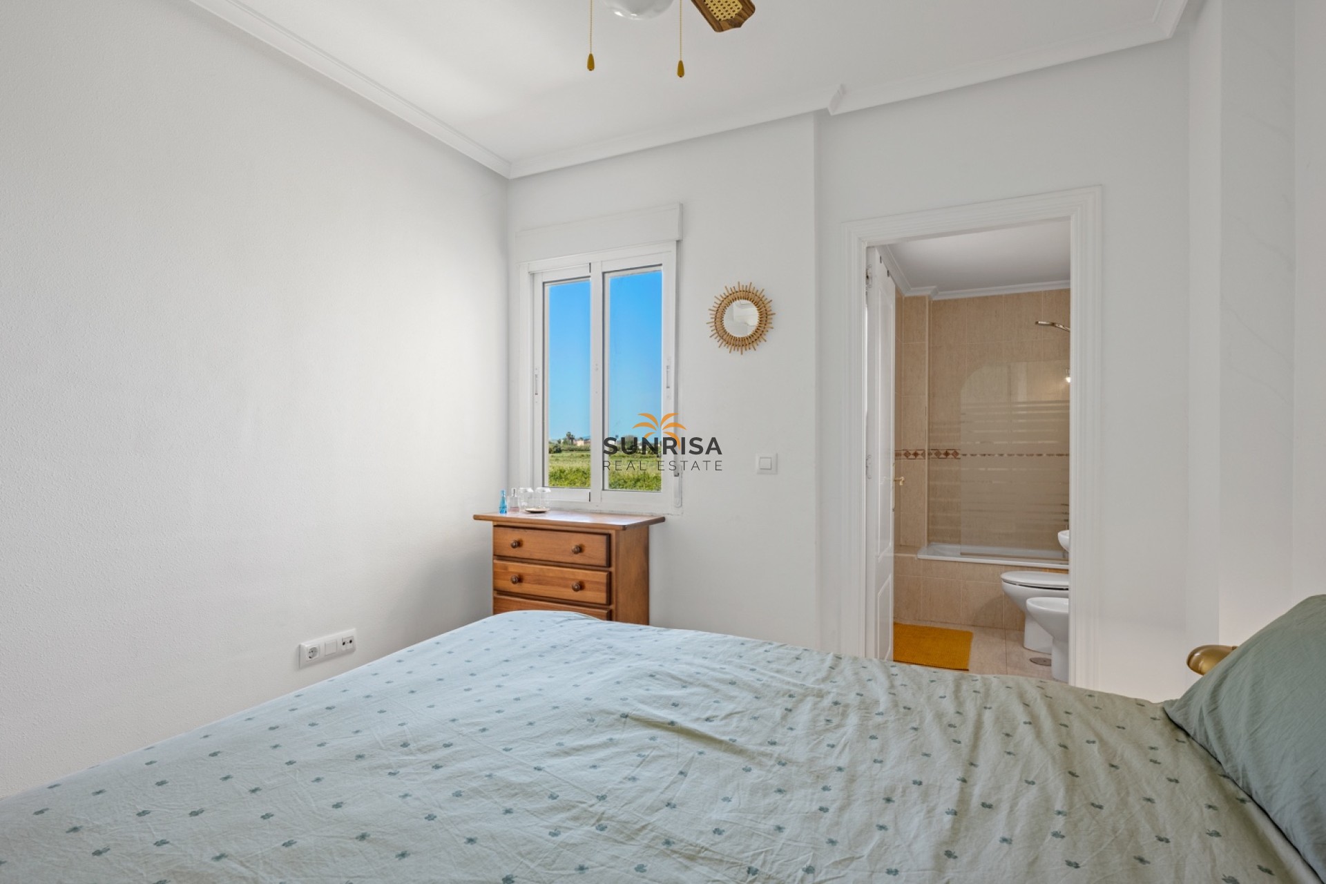 Revente - Appartement - Daya Nueva