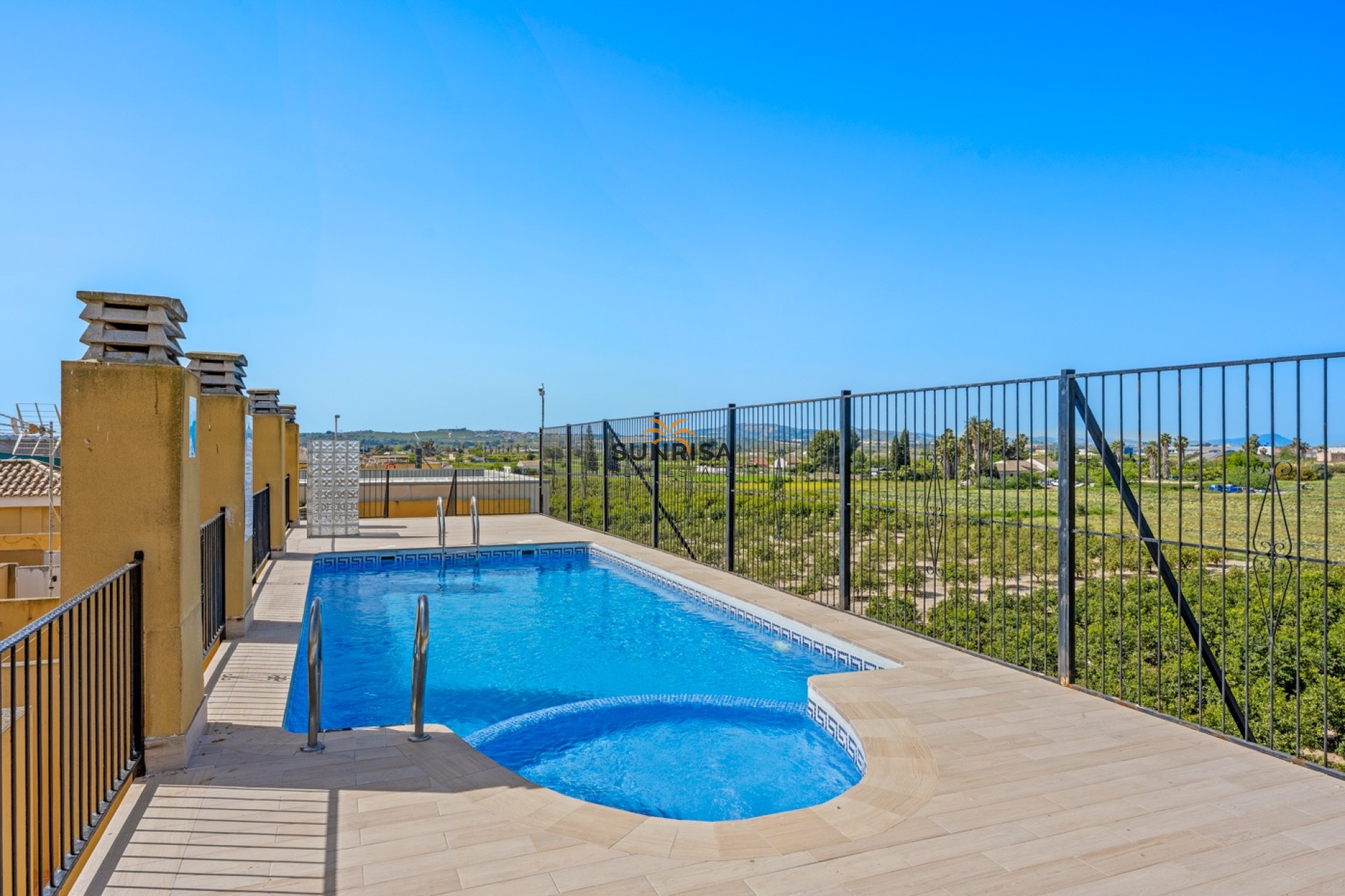 Revente - Appartement - Daya Nueva