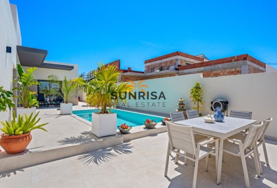Villa · Reventa - Daya Nueva · Alicante · España