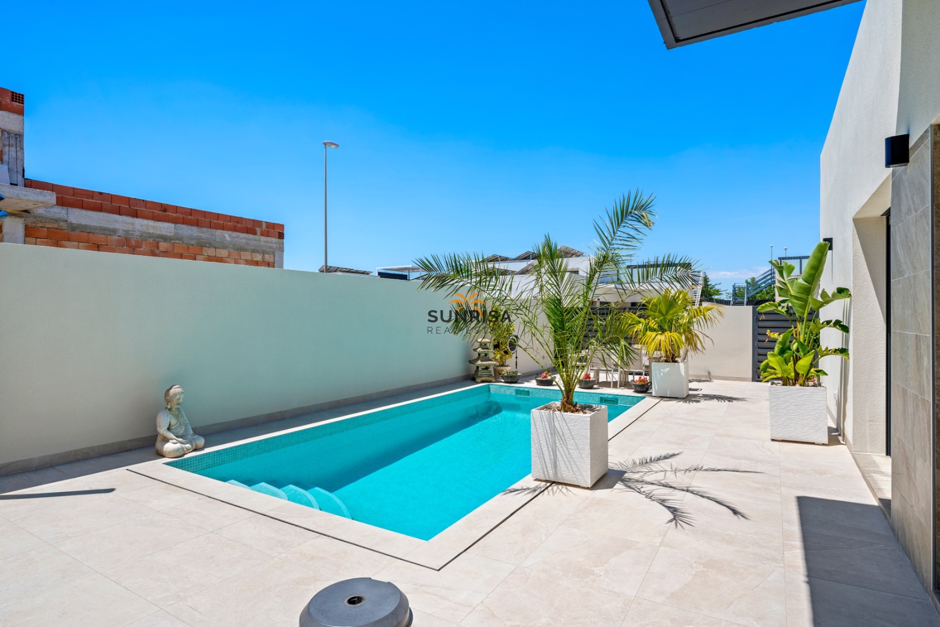 Herverkoop - Villa - Daya Nueva