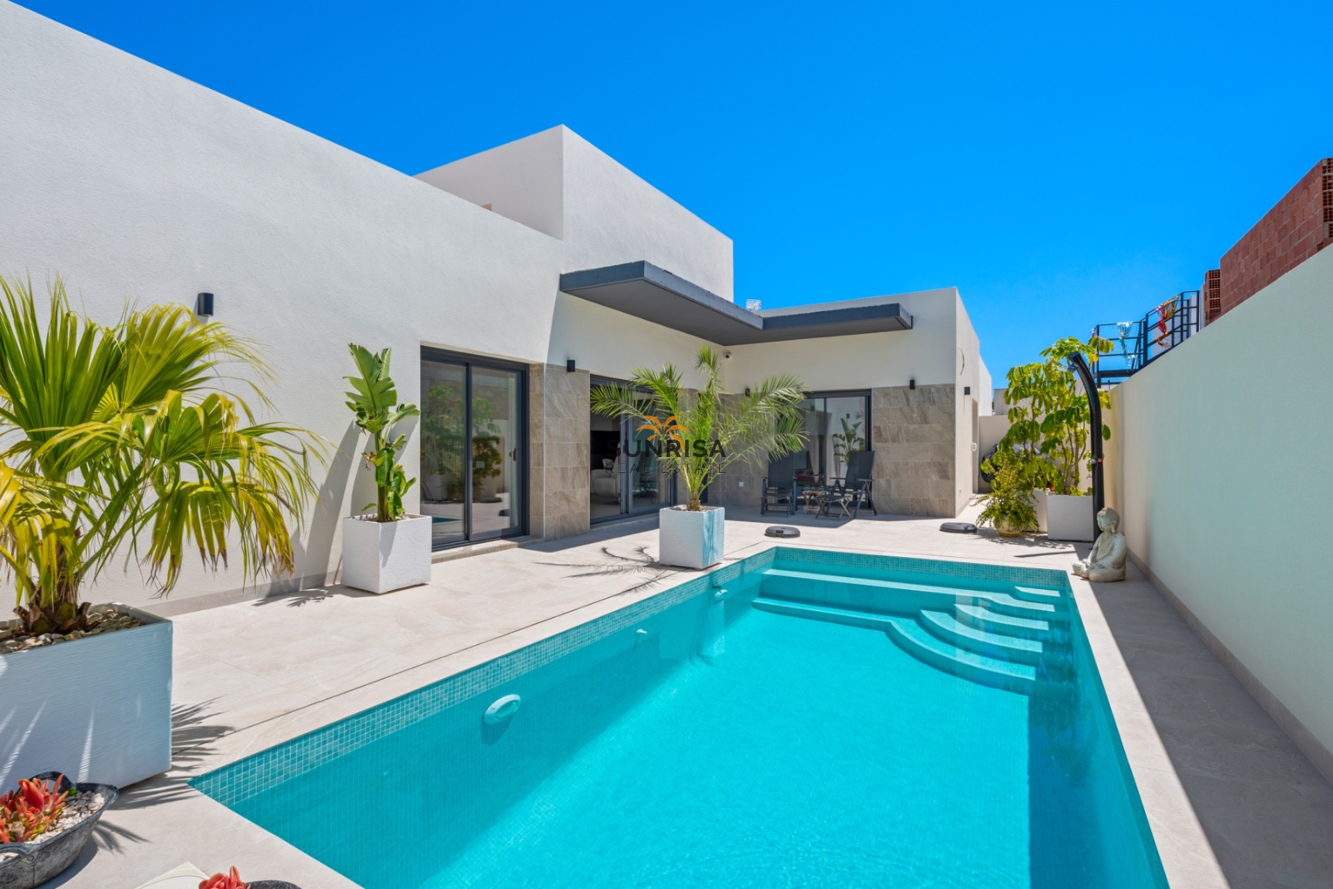 Herverkoop - Villa - Daya Nueva