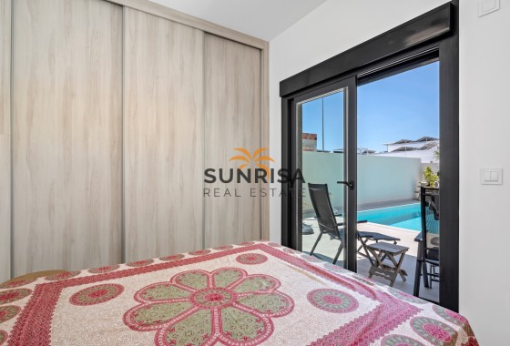 Villa · Reventa - Daya Nueva · Alicante · España