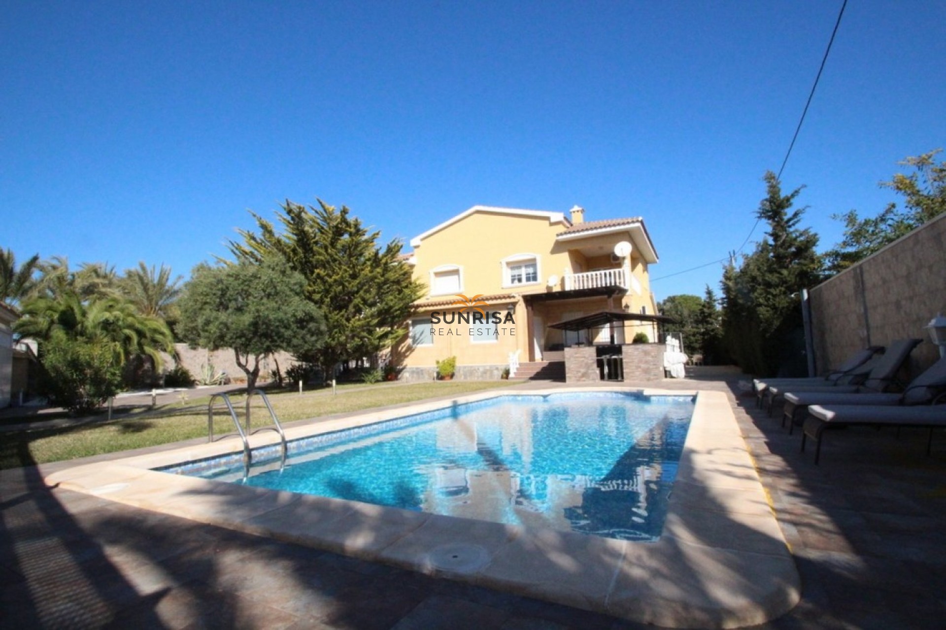 Resale - Villa - Orihuela Costa