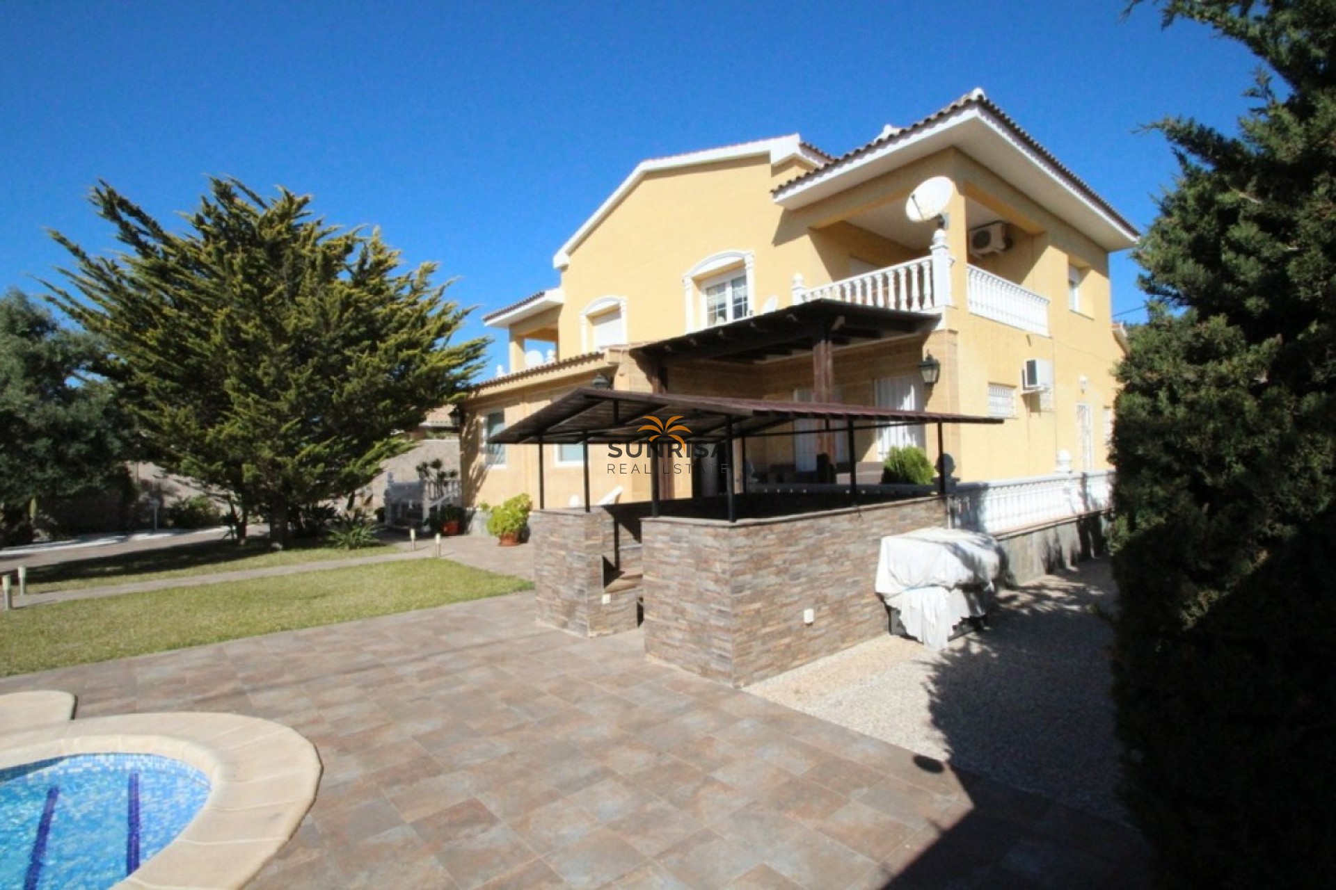 Resale - Villa - Orihuela Costa