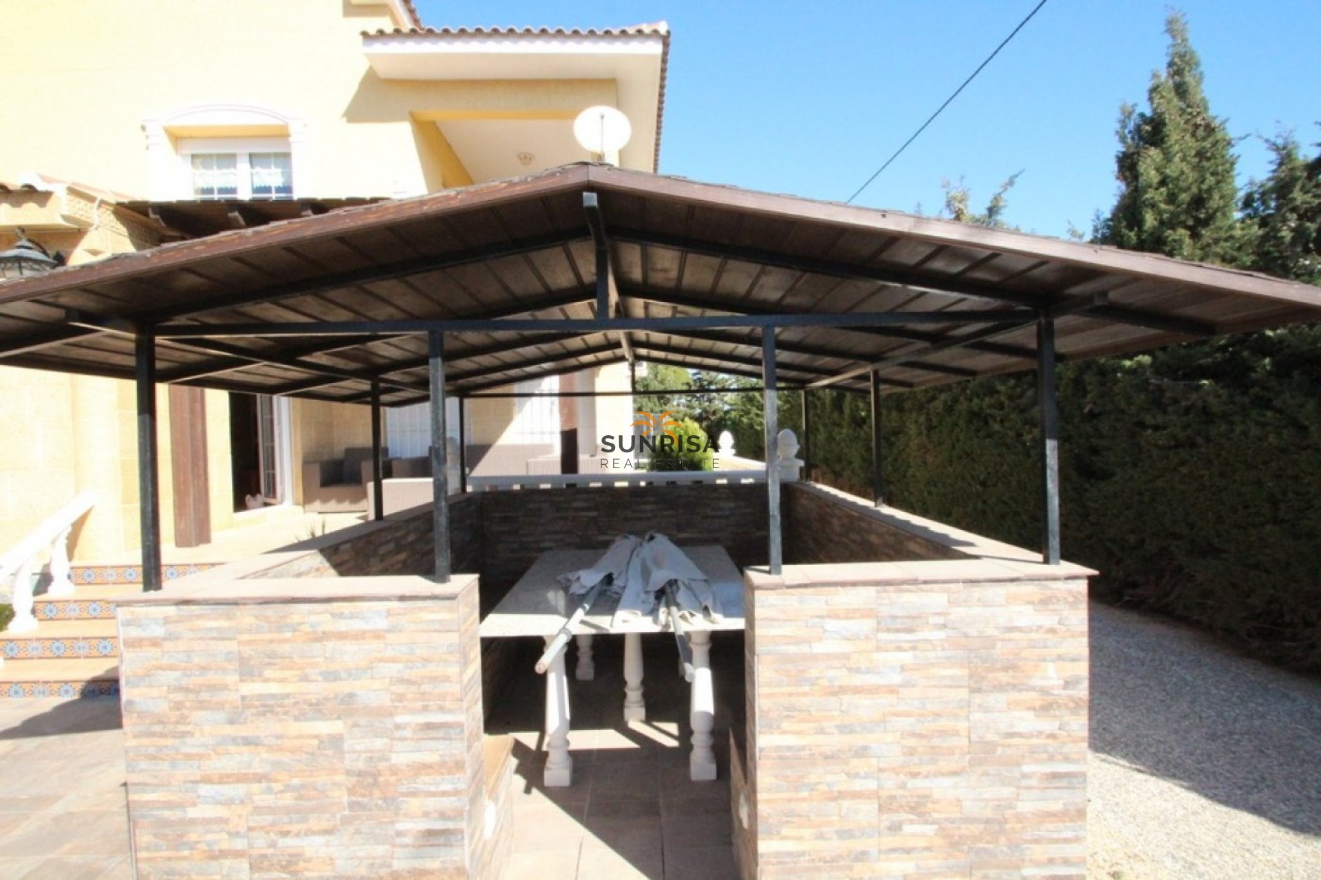 Resale - Villa - Orihuela Costa