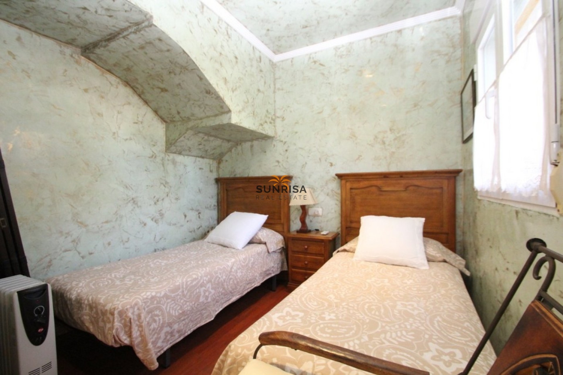 Resale - Villa - Orihuela Costa