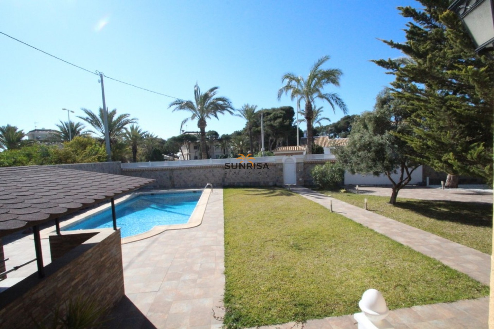 Resale - Villa - Orihuela Costa