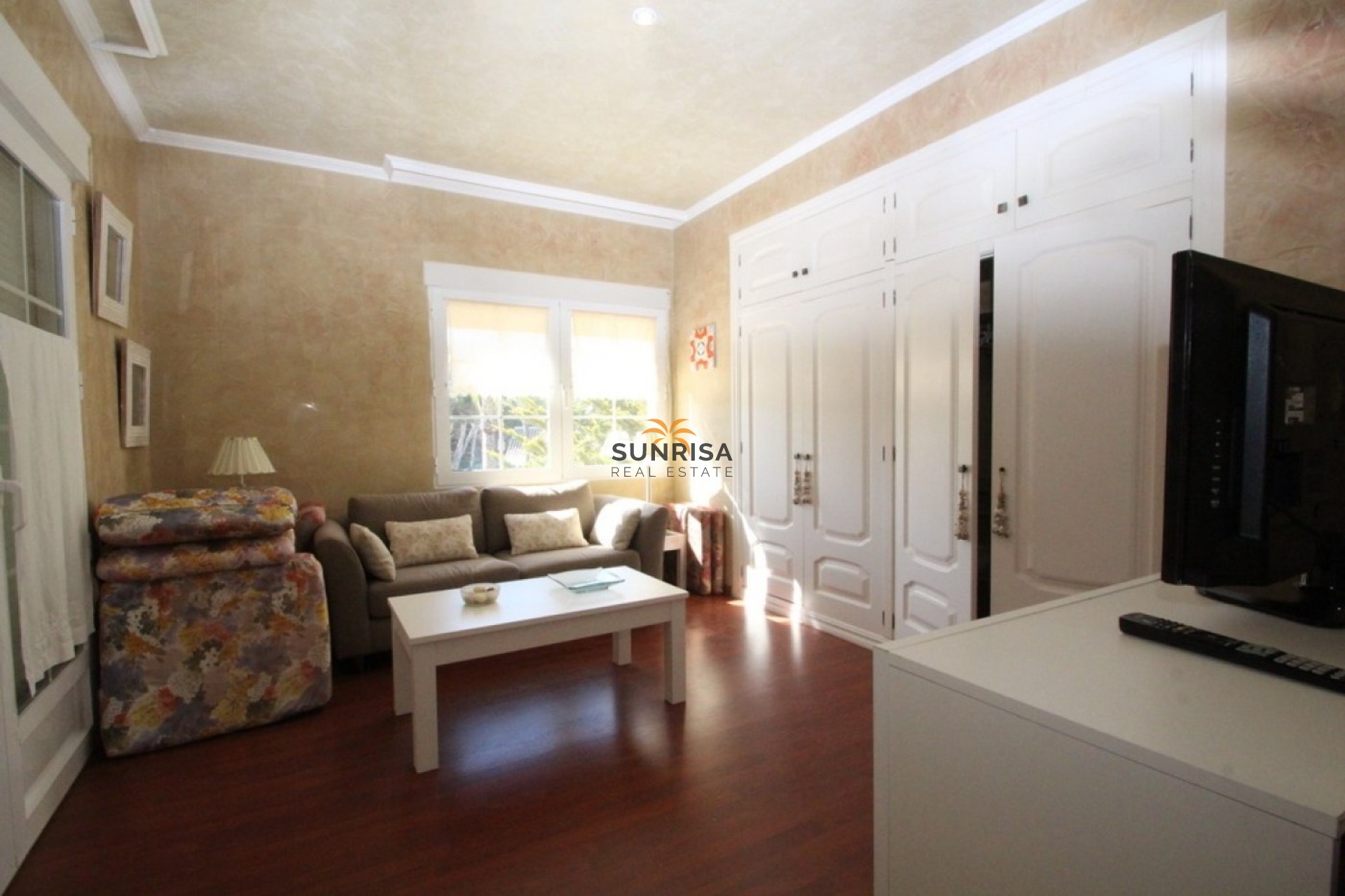 Resale - Villa - Orihuela Costa