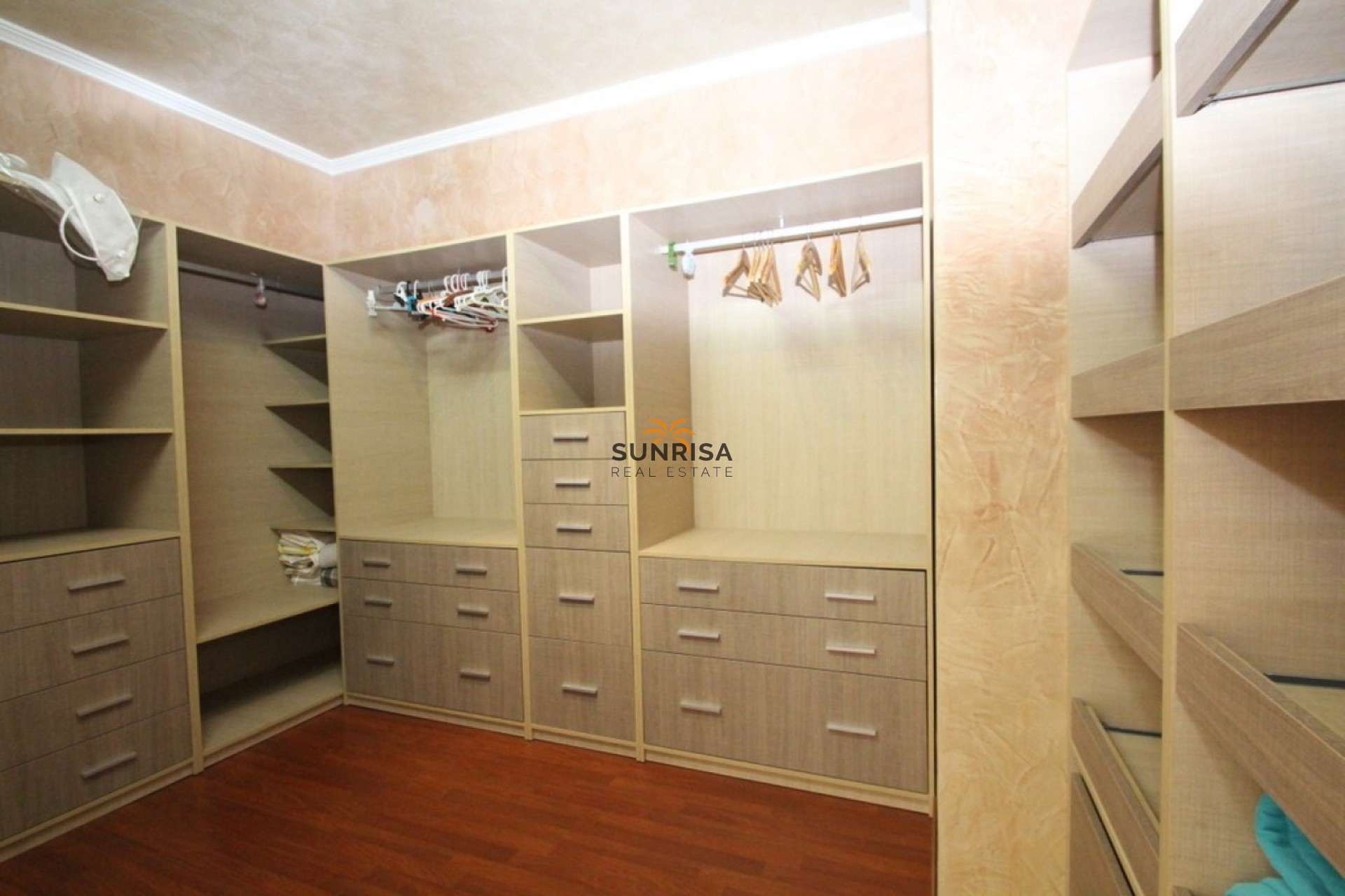 Resale - Villa - Orihuela Costa