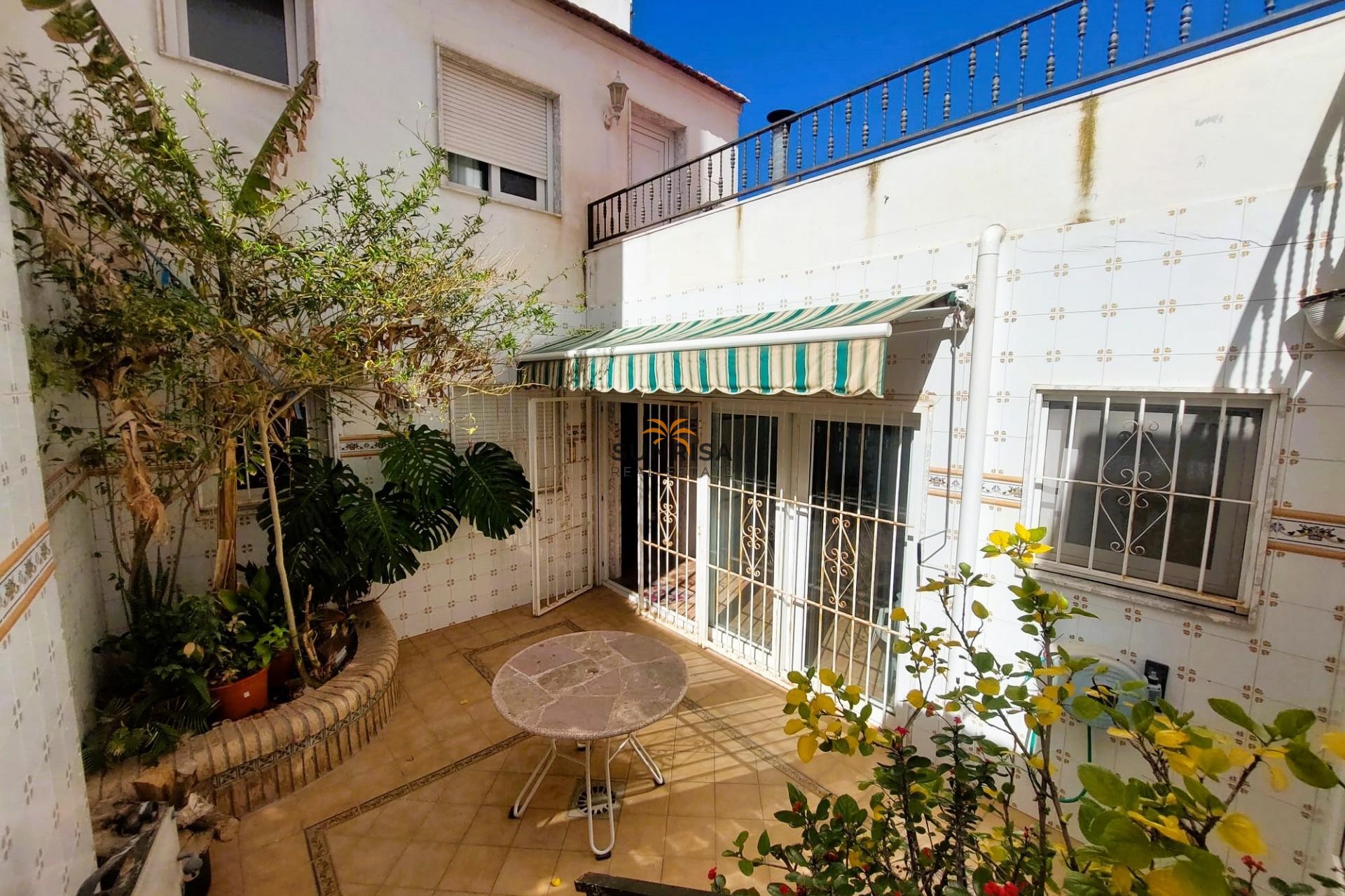 Resale - House - Torrevieja