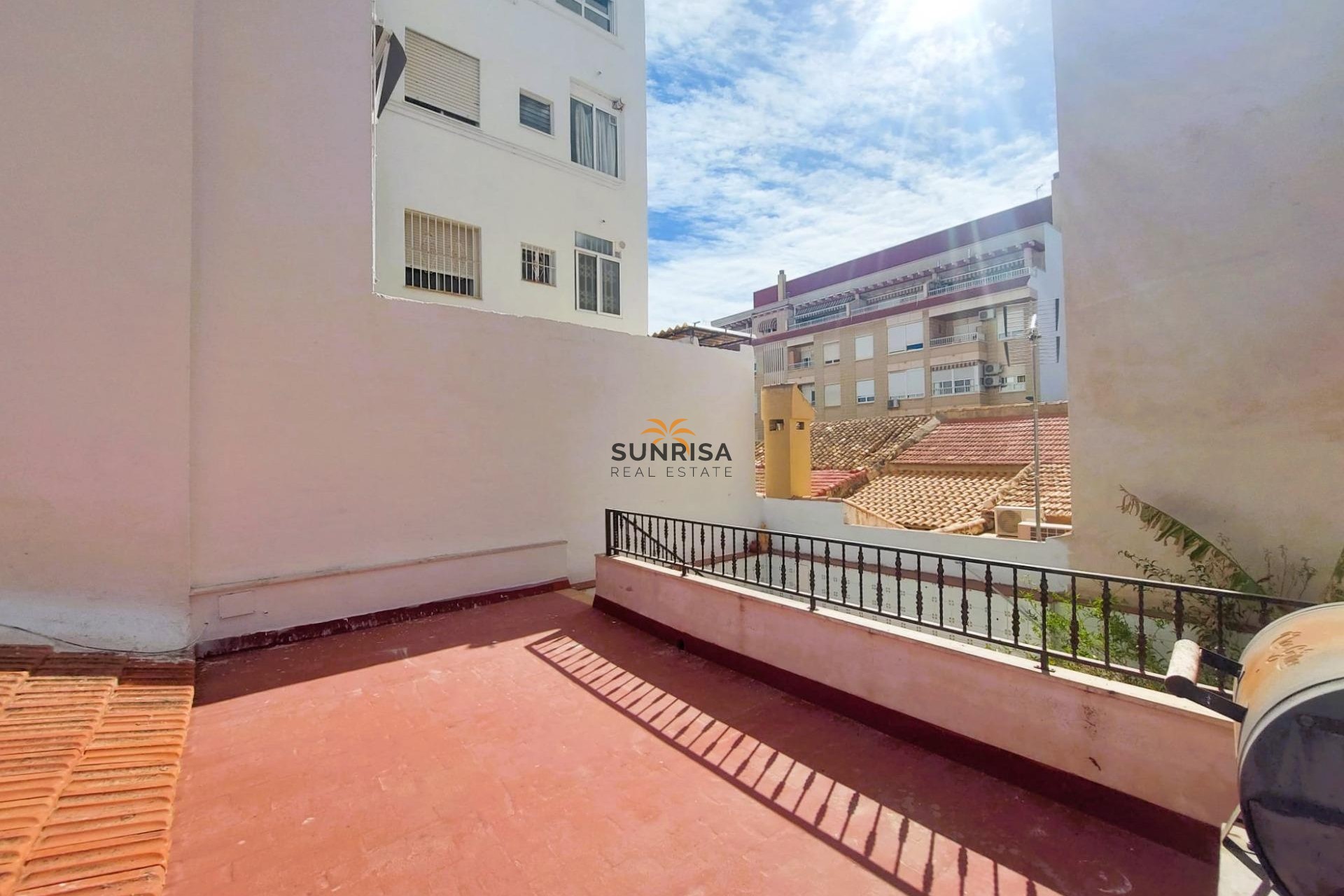 Resale - House - Torrevieja