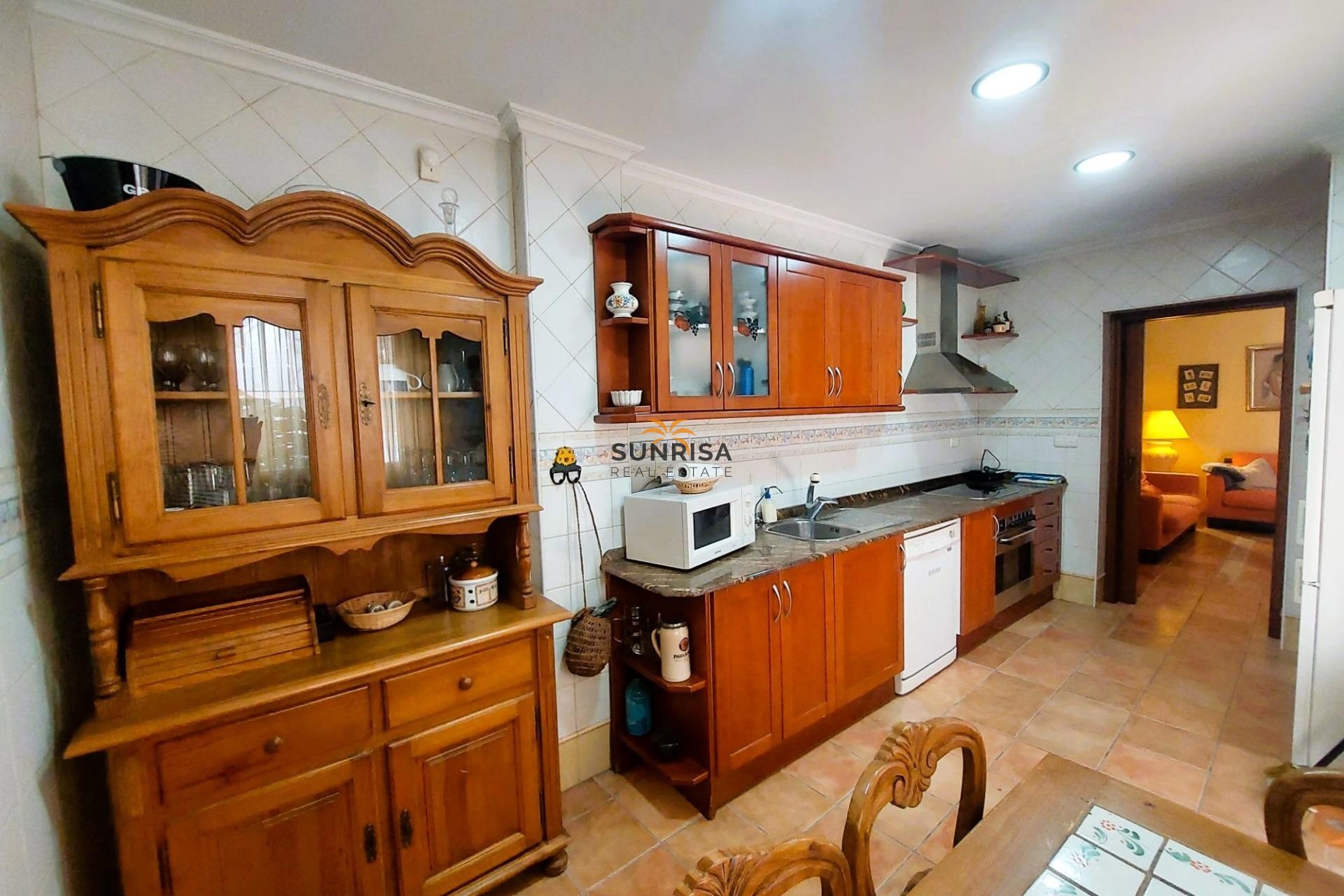 Resale - House - Torrevieja