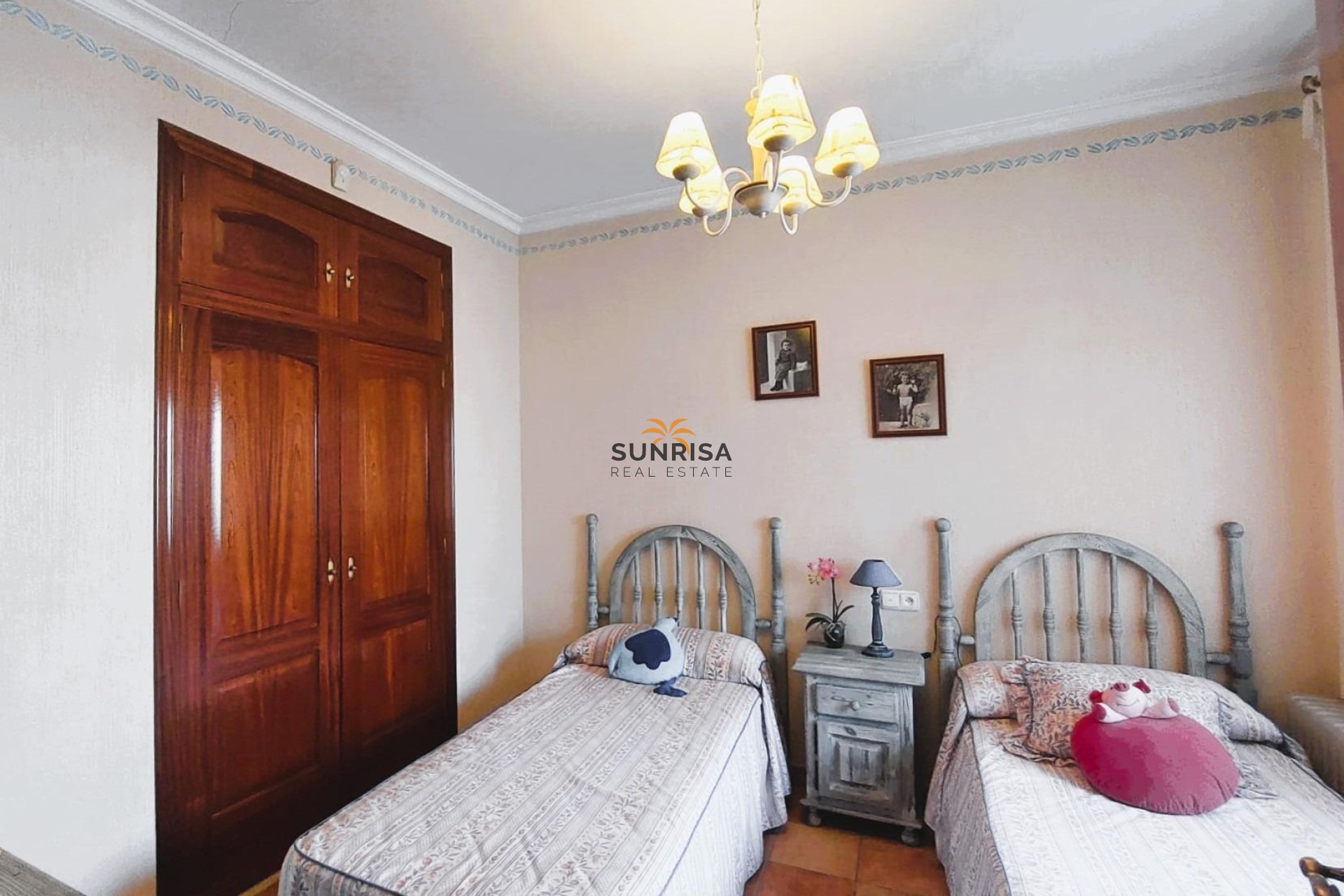 Resale - House - Torrevieja
