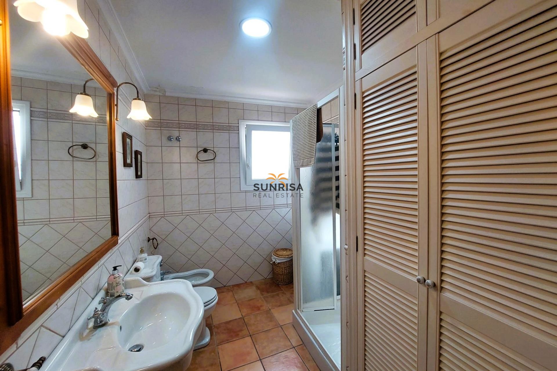 Resale - House - Torrevieja