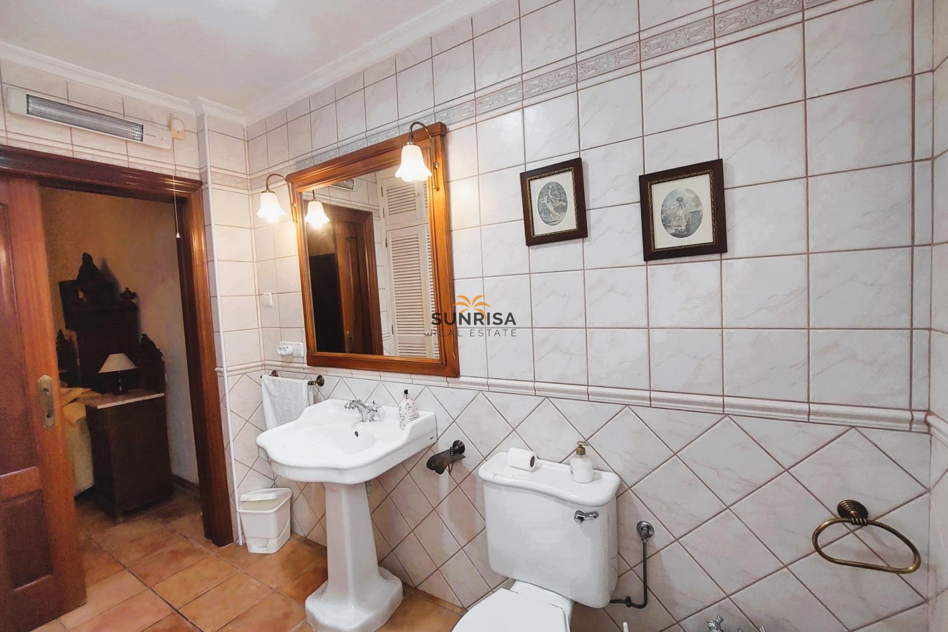 Resale - House - Torrevieja