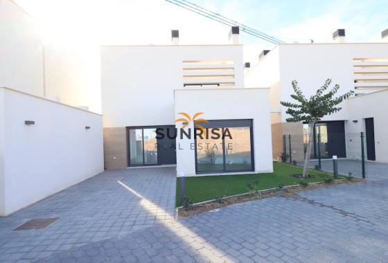 Villa · Reventa - Torre Pacheco · Santa Rosalia Lake And Life Resort · Murcia · España