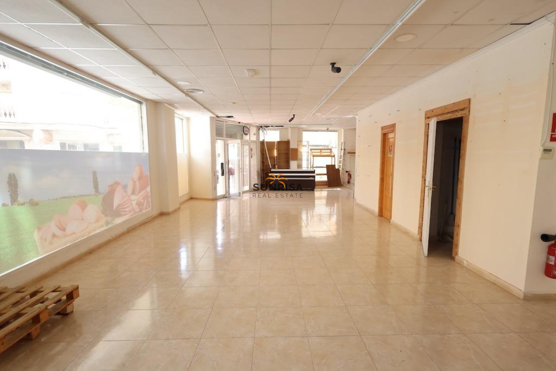 Reventa - Local comercial - Torrevieja