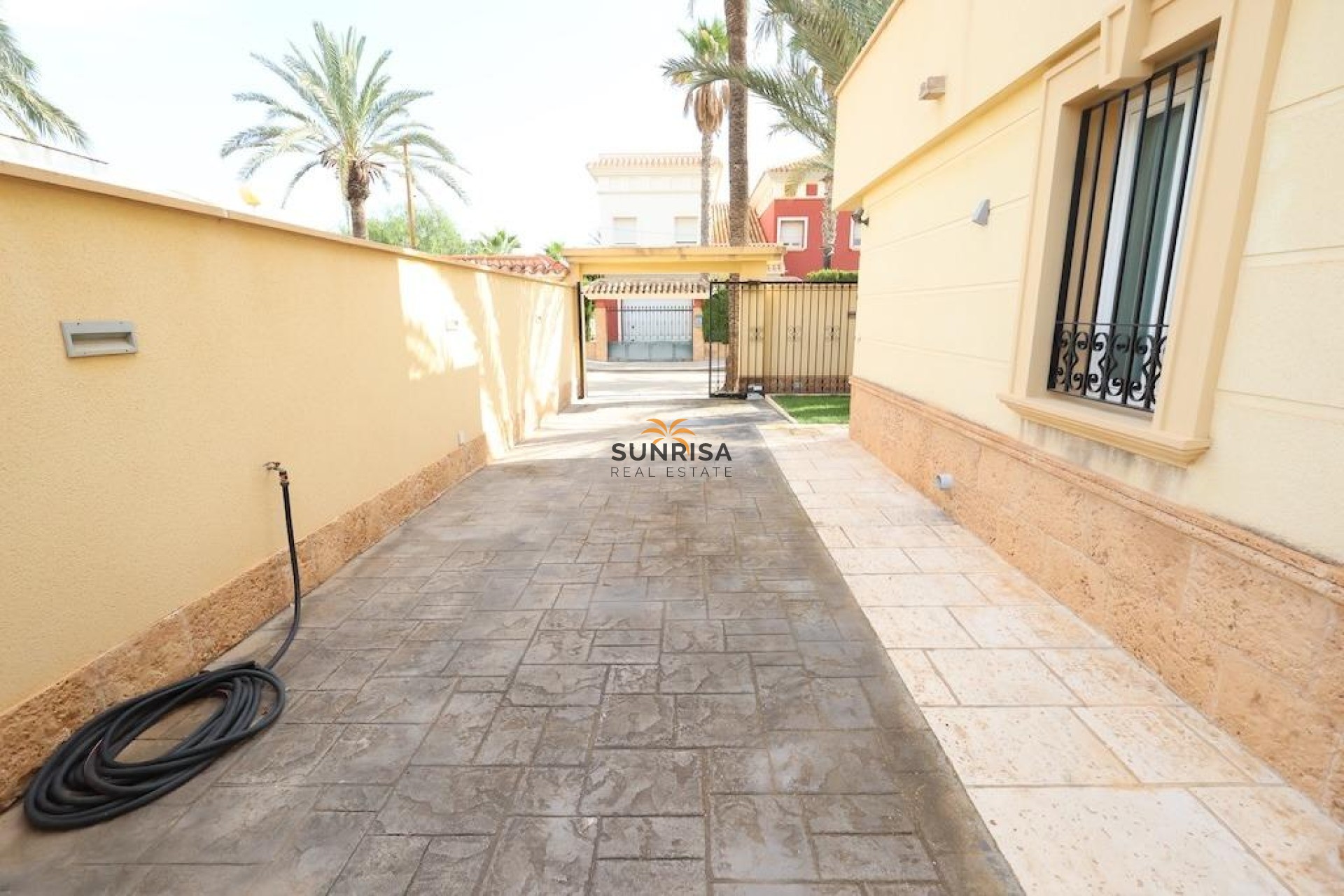 Resale - House - Orihuela Costa