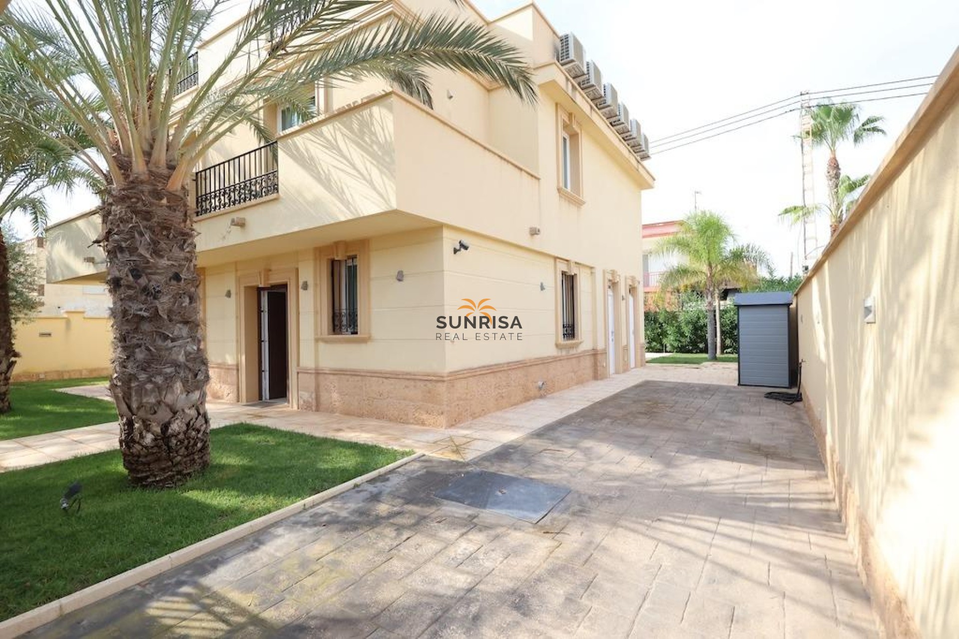Resale - House - Orihuela Costa