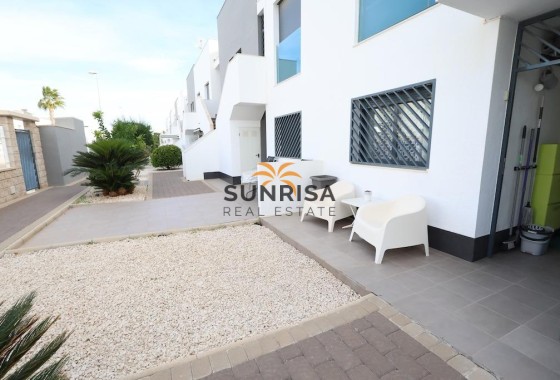Bungalow · Herverkoop - Orihuela Costa · La Zenia · Alicante · Spanje