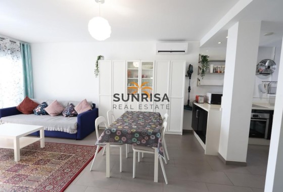 Bungalow · Herverkoop - Orihuela Costa · La Zenia · Alicante · Spanje