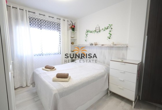 Bungalow · Herverkoop - Orihuela Costa · La Zenia · Alicante · Spanje