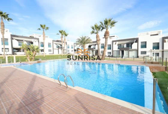 Bungalow · Herverkoop - Orihuela Costa · La Zenia · Alicante · Spanje