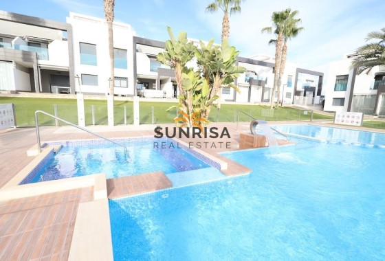Bungalow · Herverkoop - Orihuela Costa · La Zenia · Alicante · Spanje