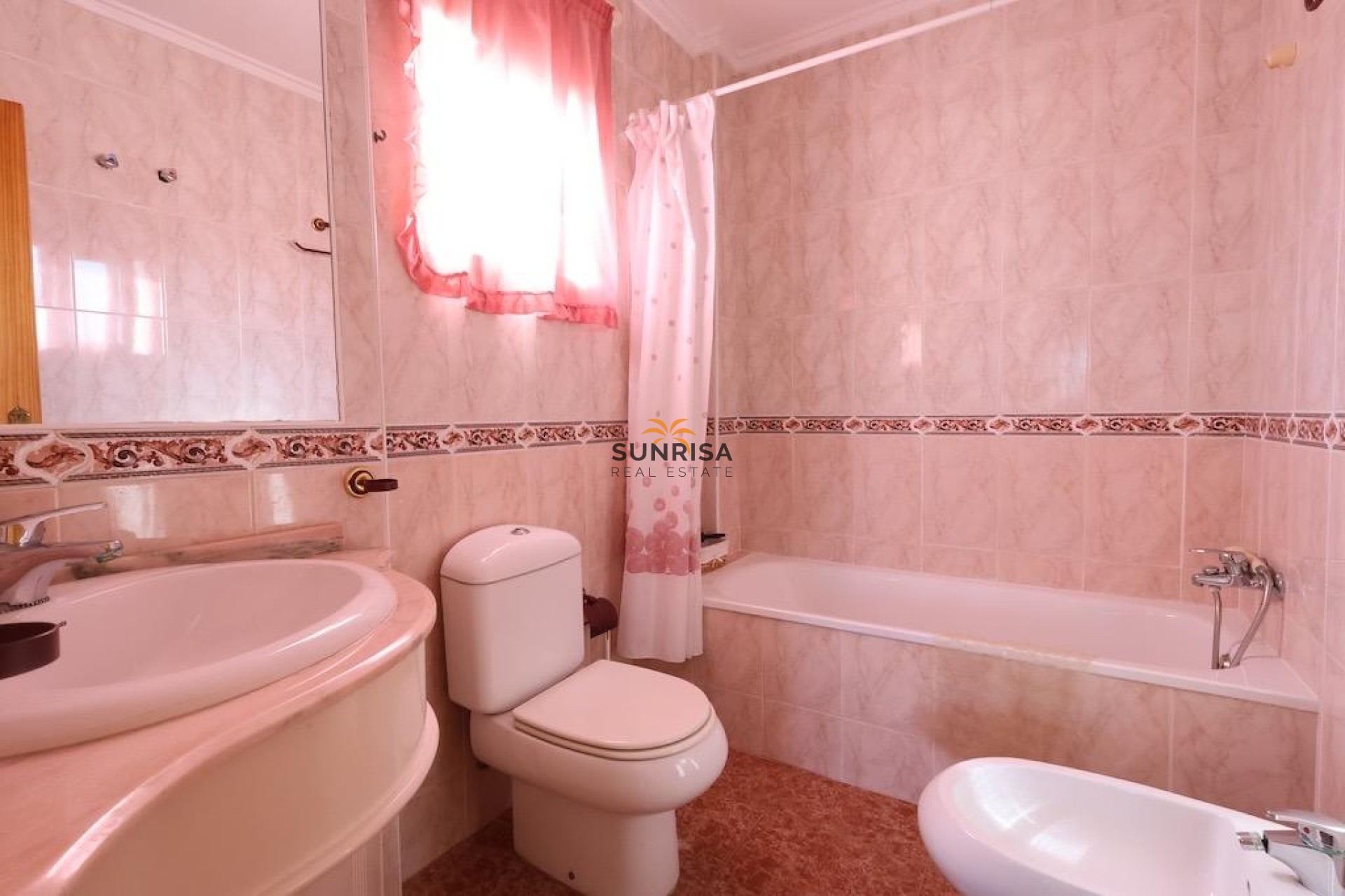 Resale - House - Torrevieja